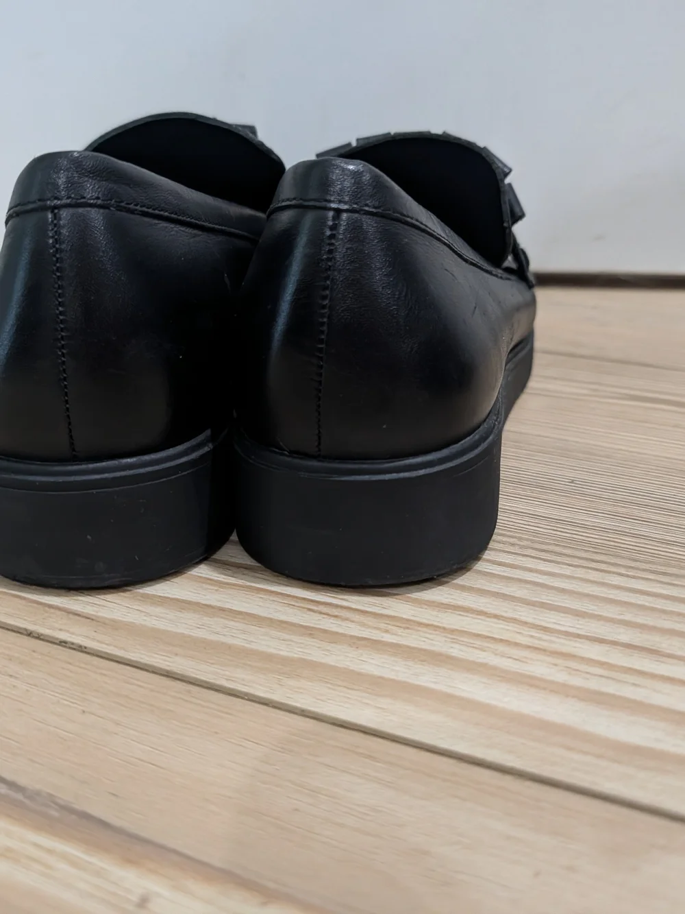 Antonio Melani Black Leather Fringe Chain Loafers Size 7.5
